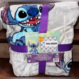 Super Cute 🥰 Disney - Stitch Plush Blanket Full/Queen size  90” x 90” - NEW